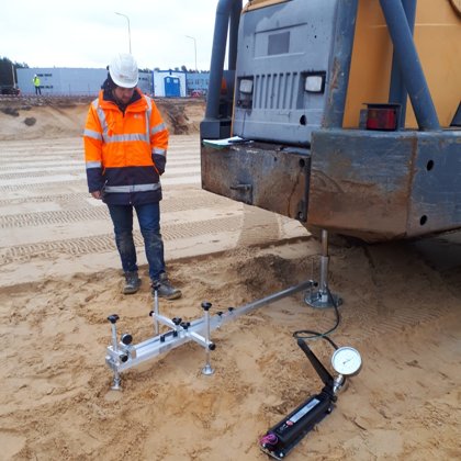 Statiskās plātnes (spiedoga) testa izpilde