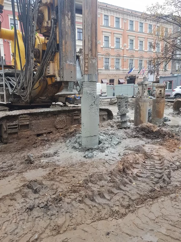 Ģeotehniskā uzraudzība pāļu pamatu ierīkošanas darbiem Grēcinieku ielā 25, Rīgā